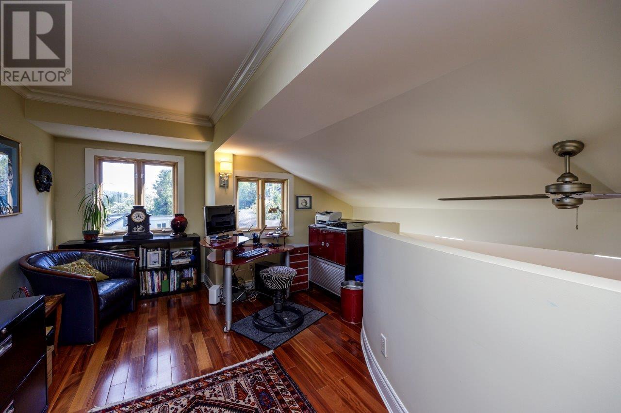2190 Badger Road, North Vancouver, British Columbia  V7G 1T1 - Photo 19 - R2923376