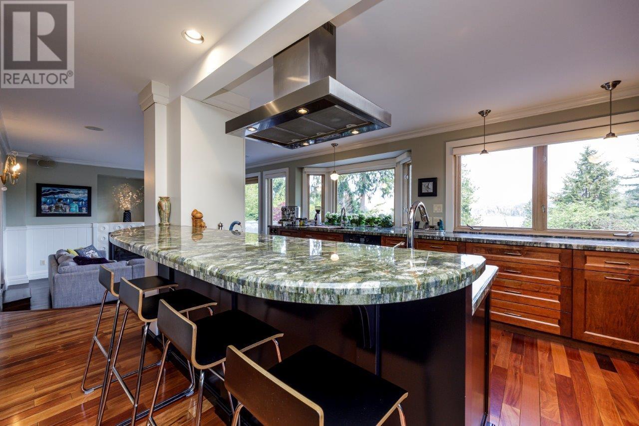 2190 Badger Road, North Vancouver, British Columbia  V7G 1T1 - Photo 12 - R2923376