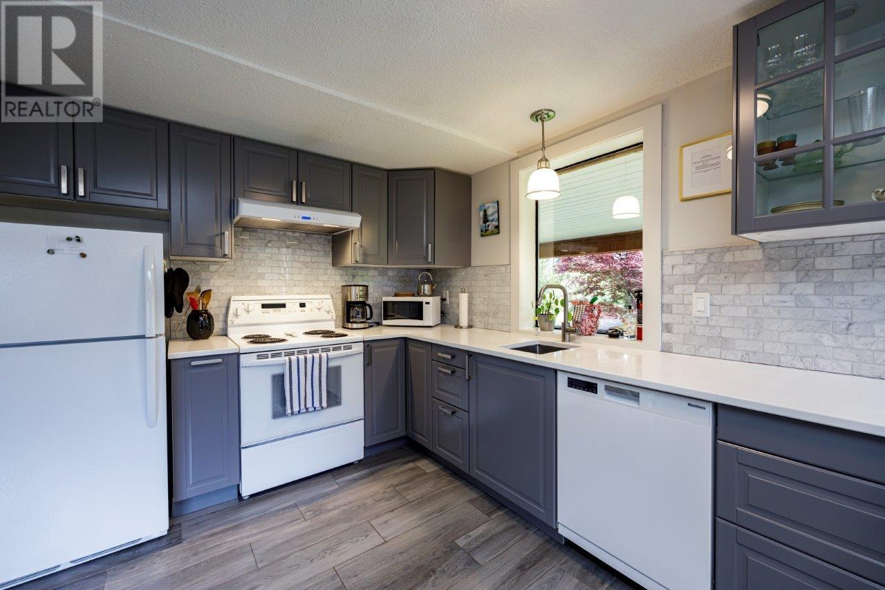 2190 Badger Road, North Vancouver, British Columbia  V7G 1T1 - Photo 25 - R2923376