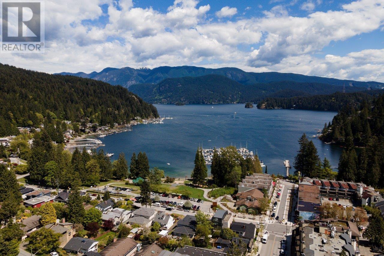2190 Badger Road, North Vancouver, British Columbia  V7G 1T1 - Photo 3 - R2923376