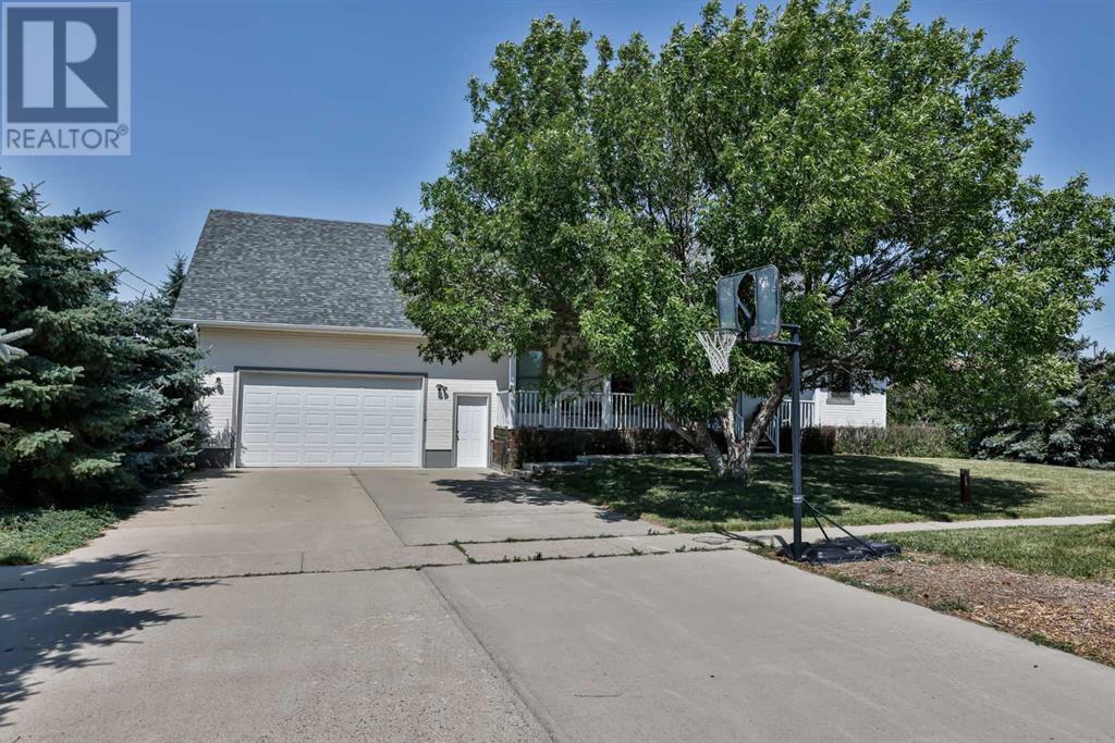 179 E 100 S, Raymond, Alberta  T0K 2S0 - Photo 2 - A2152156