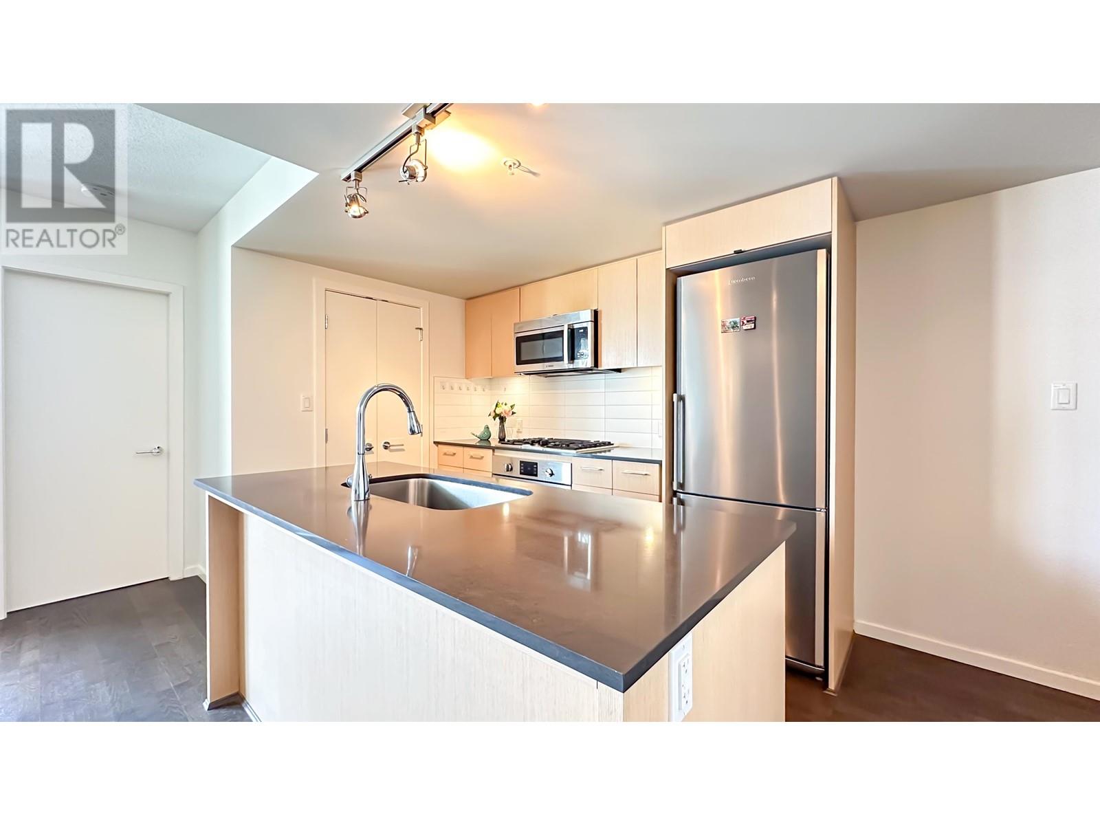 Listing Picture 4 of 19 : 1513 7788 ACKROYD ROAD, Richmond / 烈治文 - 魯藝地產 Yvonne Lu Group - MLS Medallion Club Member