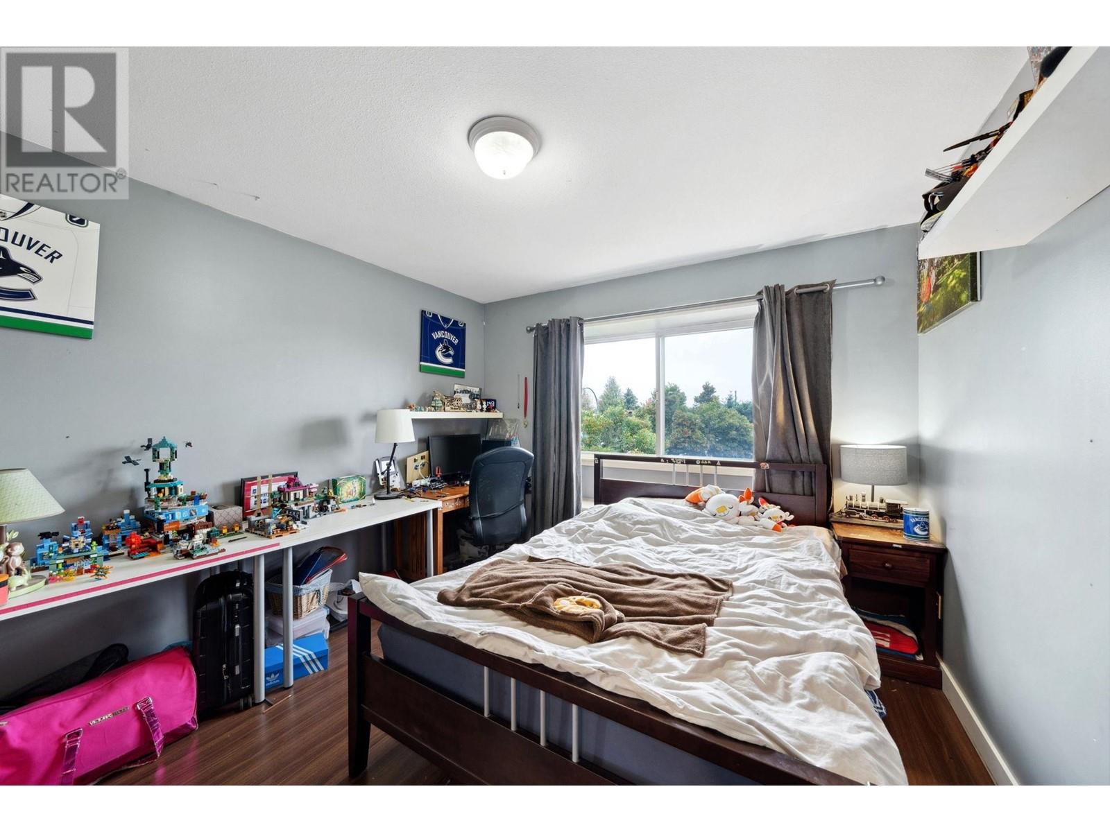 Listing Picture 7 of 13 : 3298 E 2ND AVENUE, Vancouver / 溫哥華 - 魯藝地產 Yvonne Lu Group - MLS Medallion Club Member