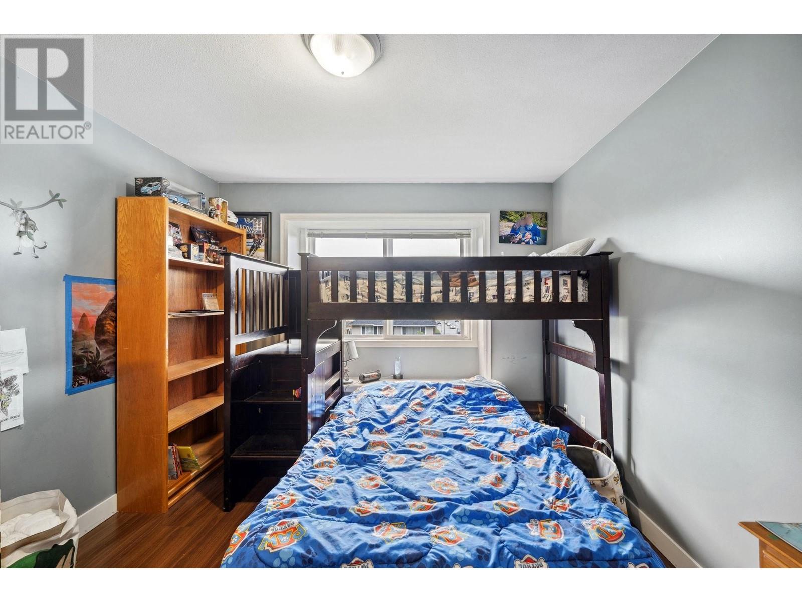 Listing Picture 8 of 13 : 3298 E 2ND AVENUE, Vancouver / 溫哥華 - 魯藝地產 Yvonne Lu Group - MLS Medallion Club Member