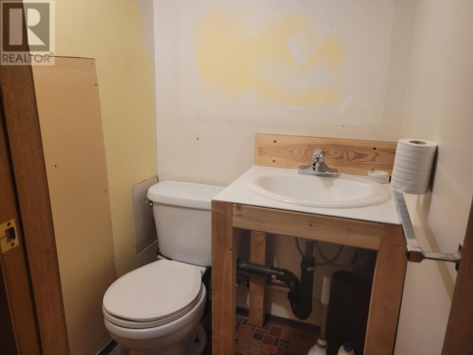 1166 Okanagan Ave, Chase, British Columbia  V0E 1M0 - Photo 21 - 180917