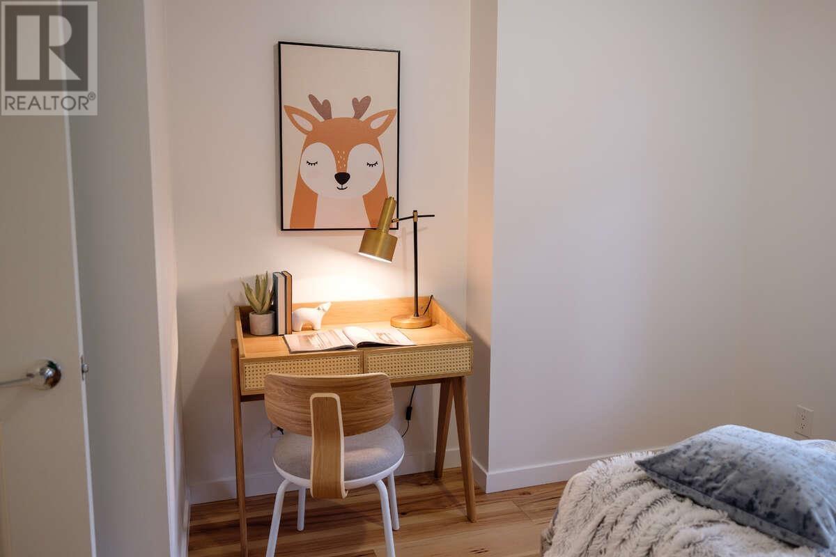 Listing Picture 14 of 30 : 403 9232 UNIVERSITY CRESCENT, Burnaby / 本拿比 - 魯藝地產 Yvonne Lu Group - MLS Medallion Club Member