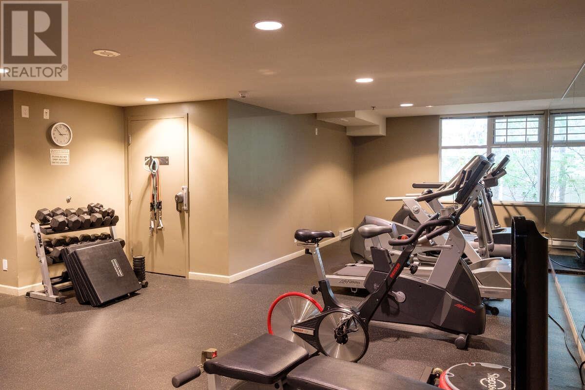 Listing Picture 20 of 30 : 403 9232 UNIVERSITY CRESCENT, Burnaby / 本拿比 - 魯藝地產 Yvonne Lu Group - MLS Medallion Club Member