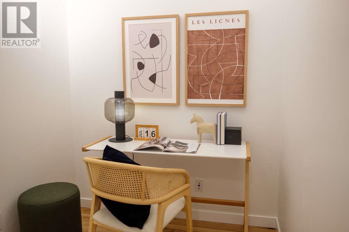 Listing Picture 3 of 30 : 403 9232 UNIVERSITY CRESCENT, Burnaby / 本拿比 - 魯藝地產 Yvonne Lu Group - MLS Medallion Club Member