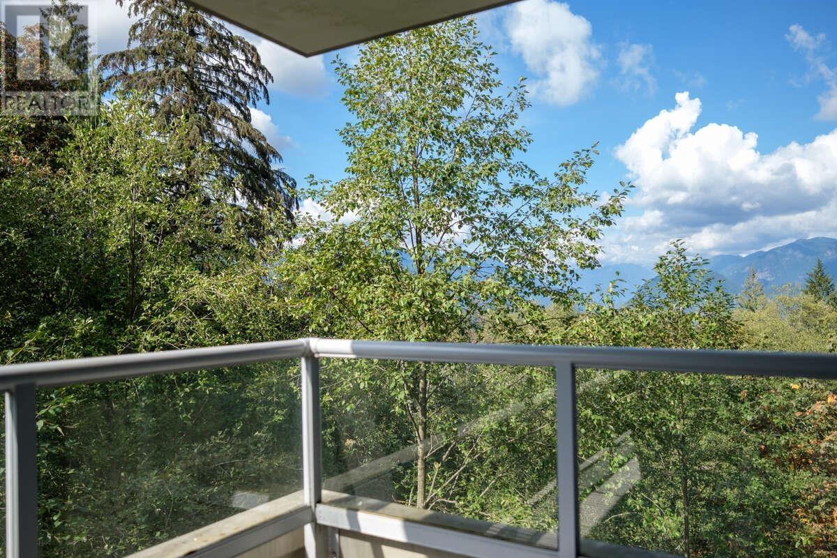 Listing Picture 9 of 30 : 403 9232 UNIVERSITY CRESCENT, Burnaby / 本拿比 - 魯藝地產 Yvonne Lu Group - MLS Medallion Club Member