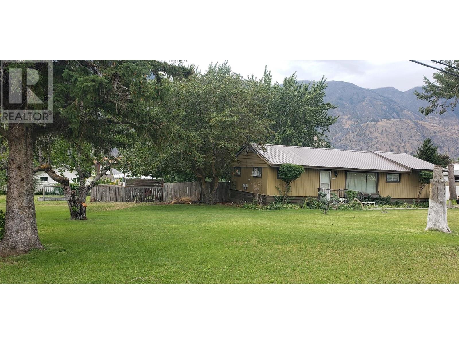 725 2nd Ave Avenue, Keremeos, British Columbia V0X 1N2 - Photo 4 - 10322805