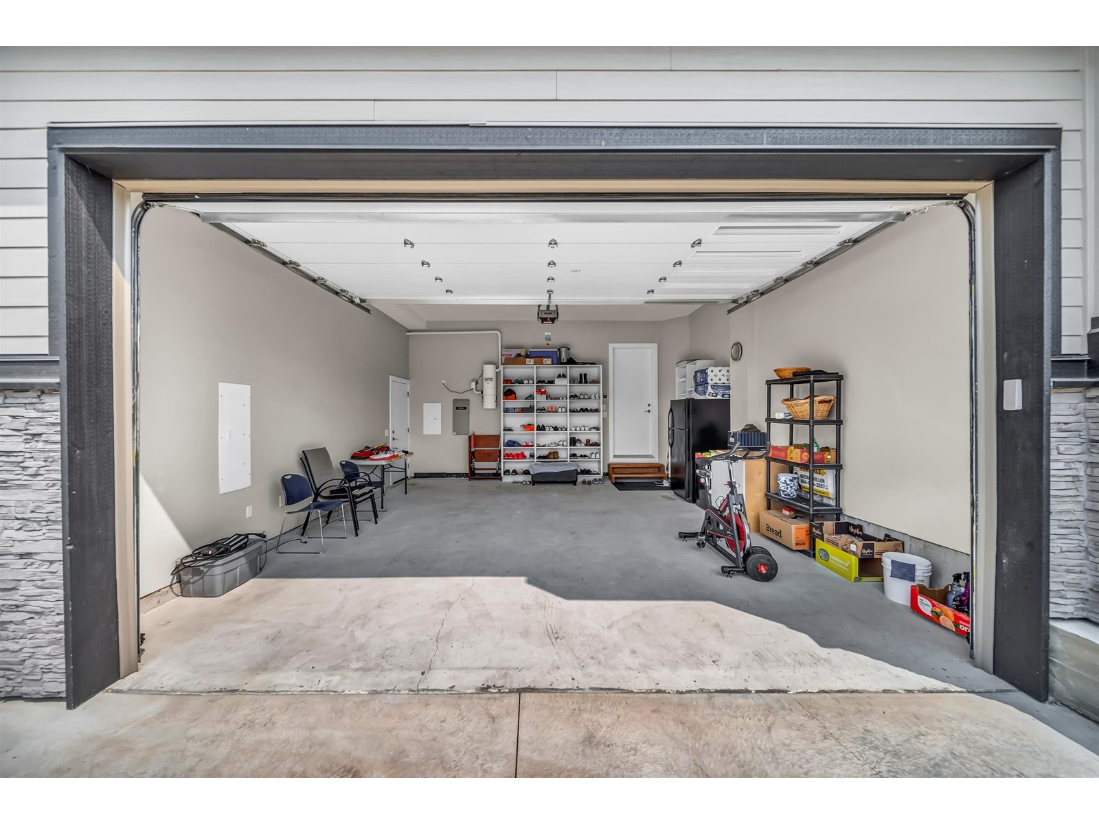 Property at 9442 118 STREET image 2