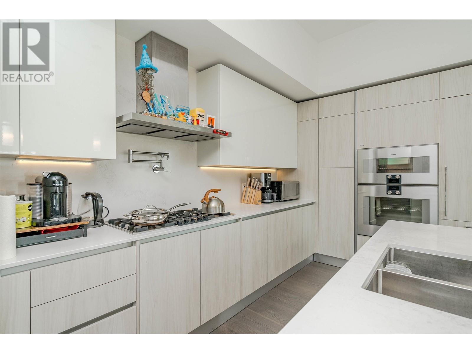 603 488 W 58th Avenue, Vancouver, British Columbia  V5X 1V5 - Photo 10 - R2917172