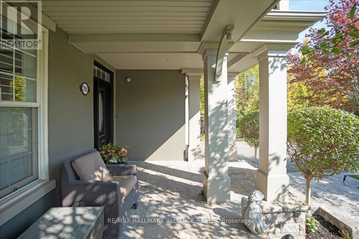 751 Merlot Court, Mississauga (Lorne Park), Ontario  L5H 4M4 - Photo 2 - W9350960