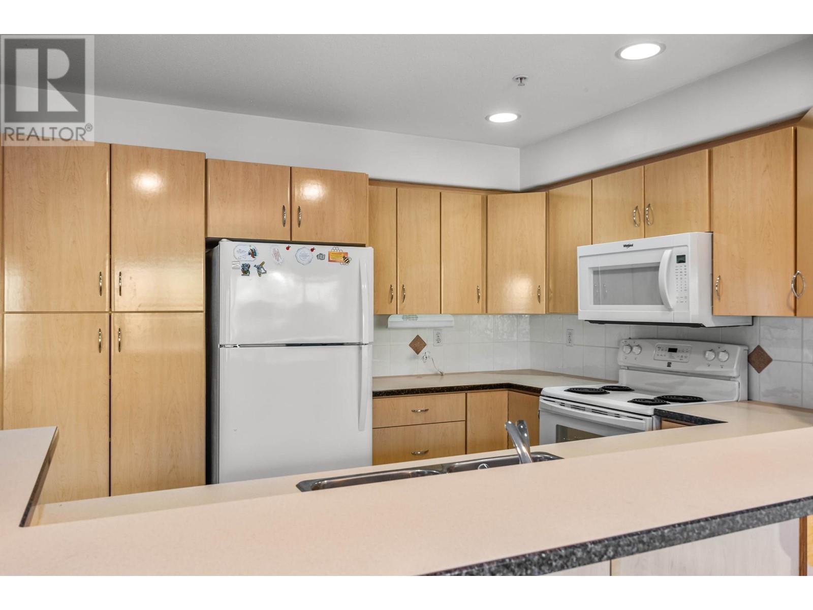 208-970 Lorne Street, Kamloops, British Columbia   - Photo 11 - 180925