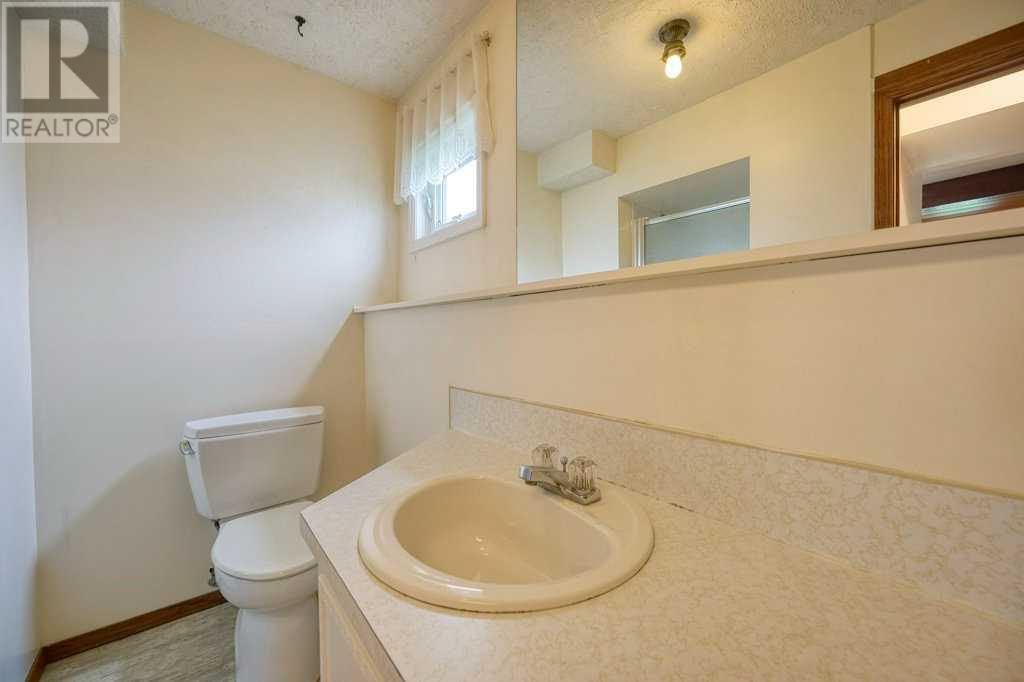 115 Pineside Place Ne, Calgary, Alberta  T1Y 1V8 - Photo 37 - A2164698