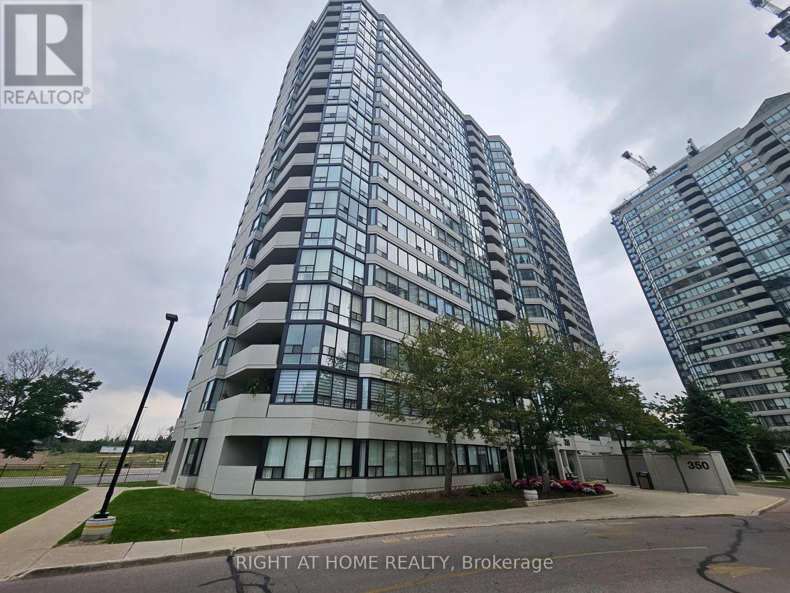 1702 - 350 Rathburn Road W, Mississauga (City Centre), Ontario  L5B 3Y2 - Photo 1 - W9351208