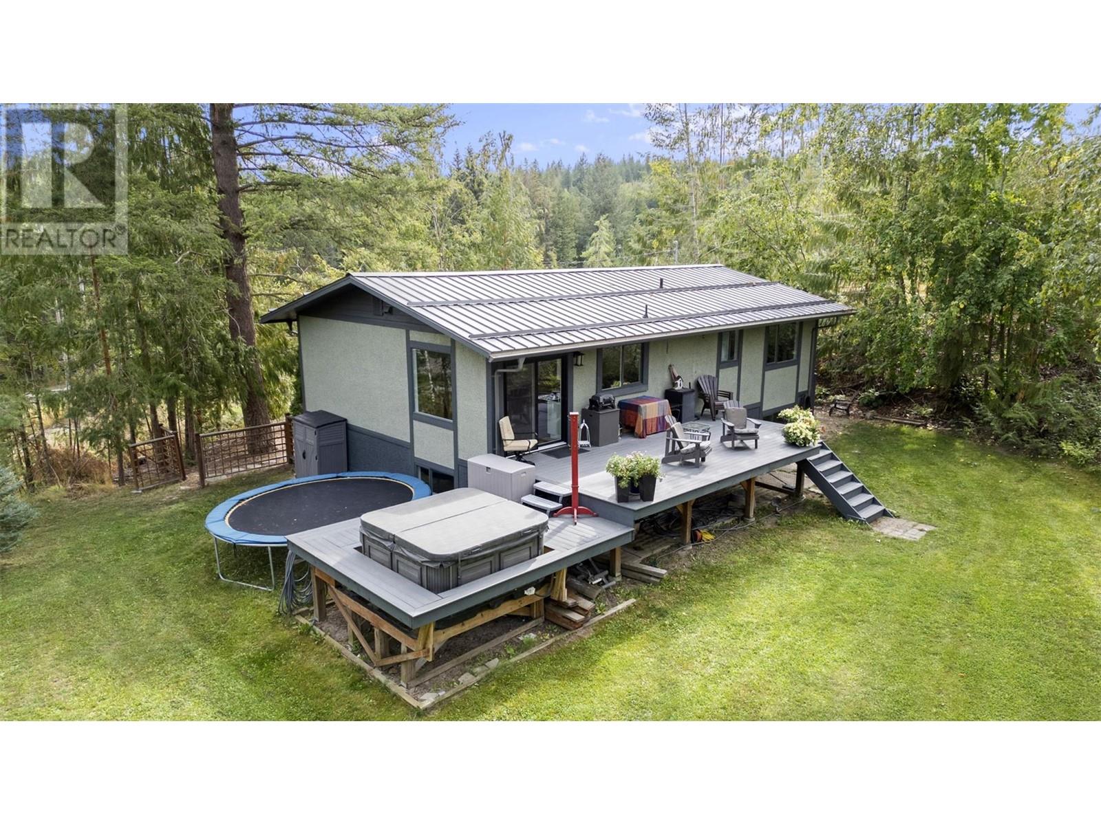 4451 42 Street NW Salmon Arm