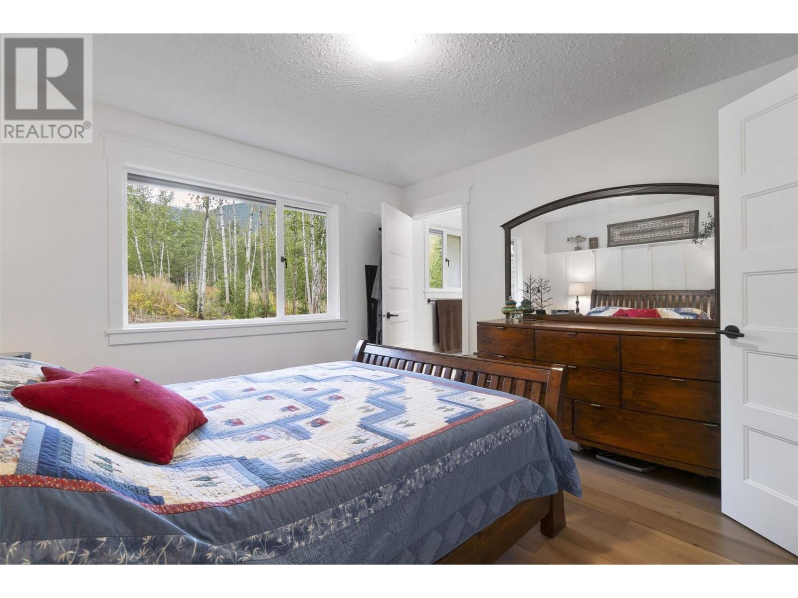 4451 42 Street NW Salmon Arm