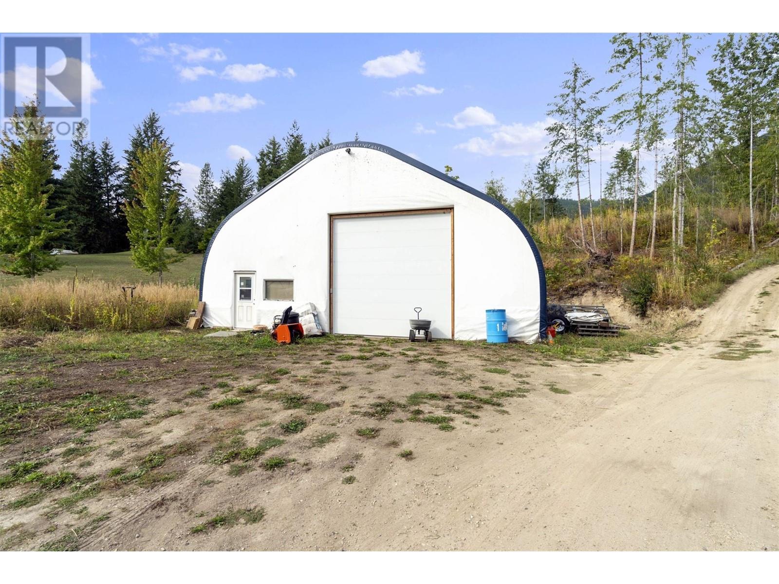 4451 42 Street NW Salmon Arm