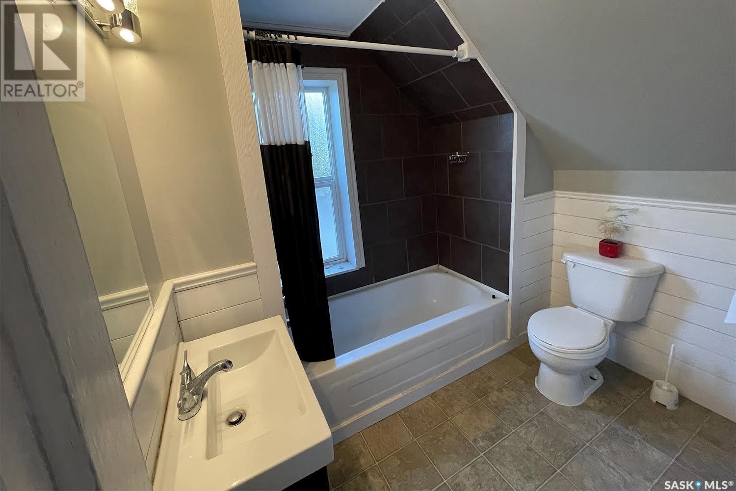 344 Lillooet Street W, Moose Jaw, Saskatchewan  S6H 4Z2 - Photo 13 - SK983625