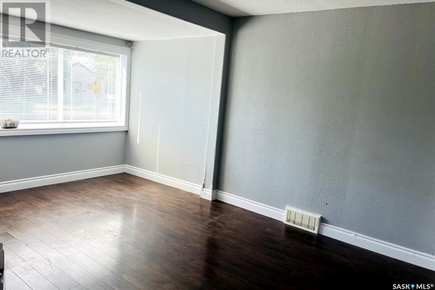 344 Lillooet Street W, Moose Jaw, Saskatchewan  S6H 4Z2 - Photo 5 - SK983625