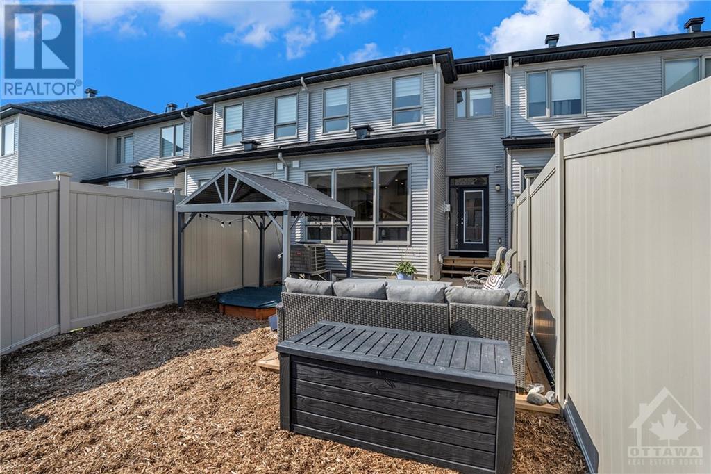 793 CAIRN CRESCENT Ottawa