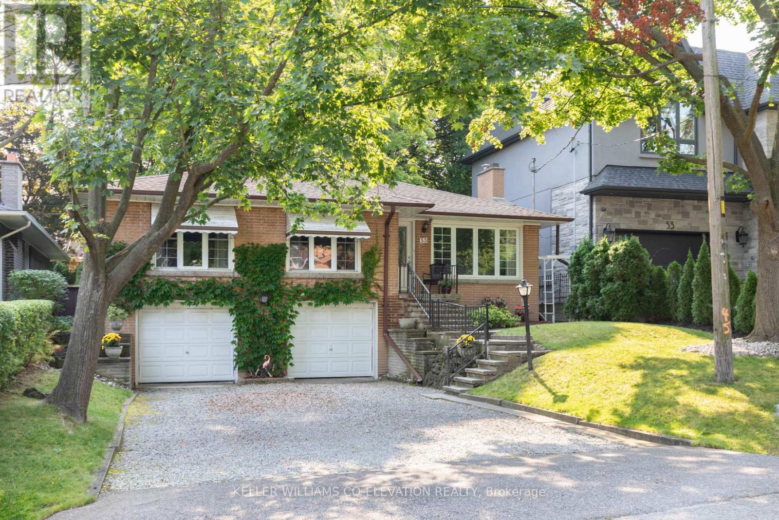 55 Kirk Bradden Road E, Toronto (Stonegate-Queensway), Ontario  M8Y 2E8 - Photo 2 - W9351409