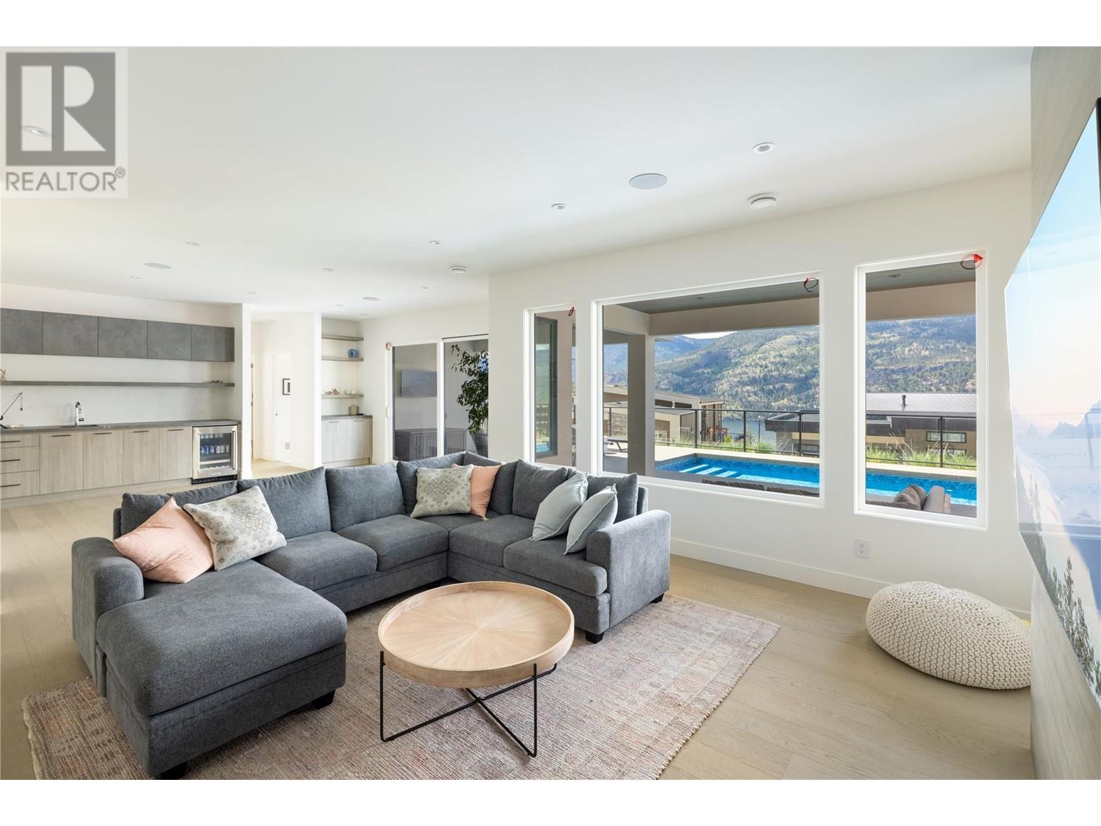 530 Clifton Court Kelowna