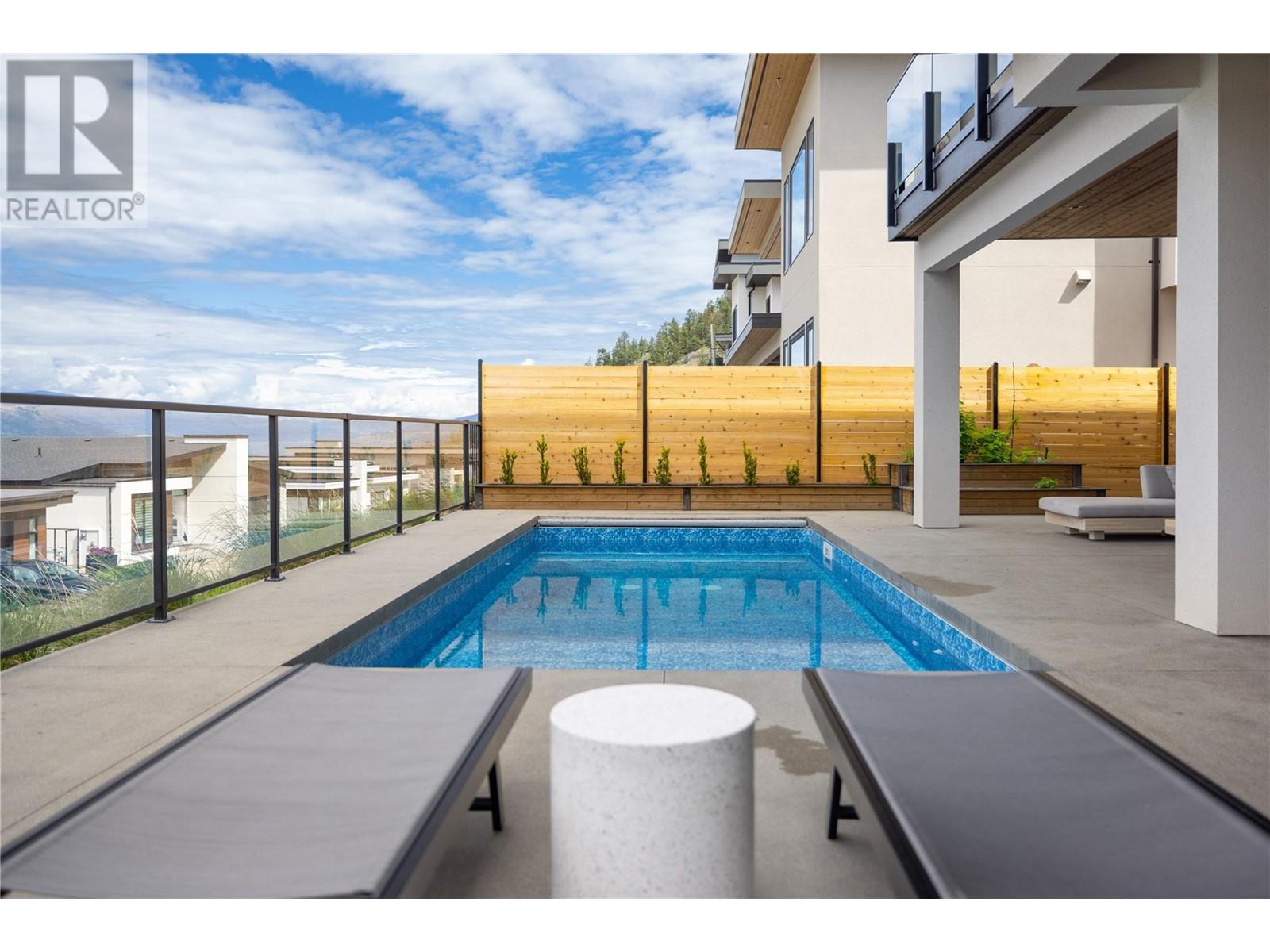 530 Clifton Court Kelowna