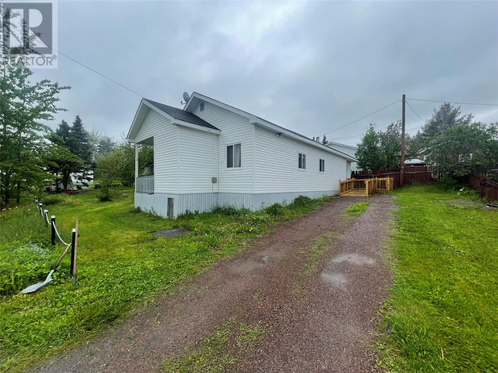 2 Chow Place, Grand Falls Windsor, Newfoundland & Labrador  A2B 0B9 - Photo 2 - 1273572