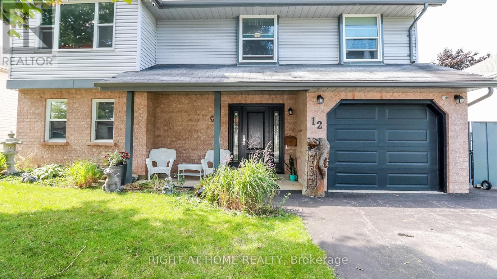 12 Riverdale Drive, Wasaga Beach, Ontario  L9Z 1E9 - Photo 2 - S9351948