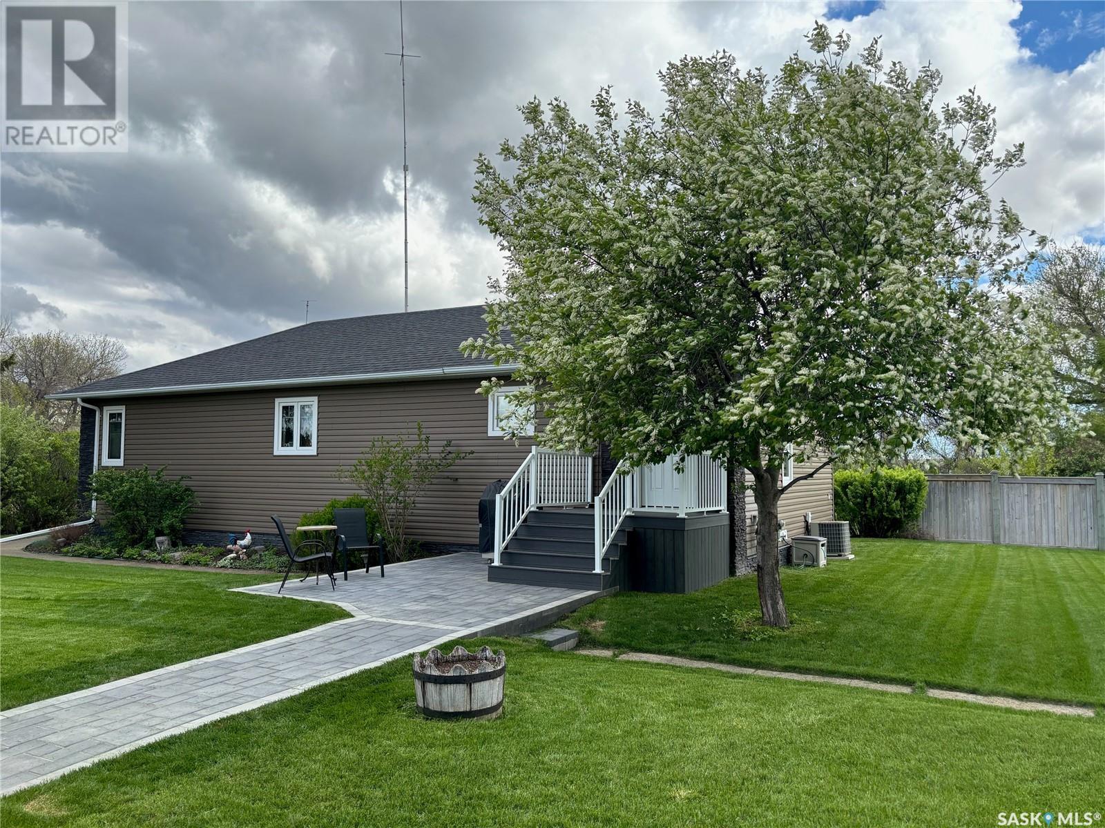 115 Herbert Street, Hazenmore, Saskatchewan  S0N 1C0 - Photo 1 - SK983586