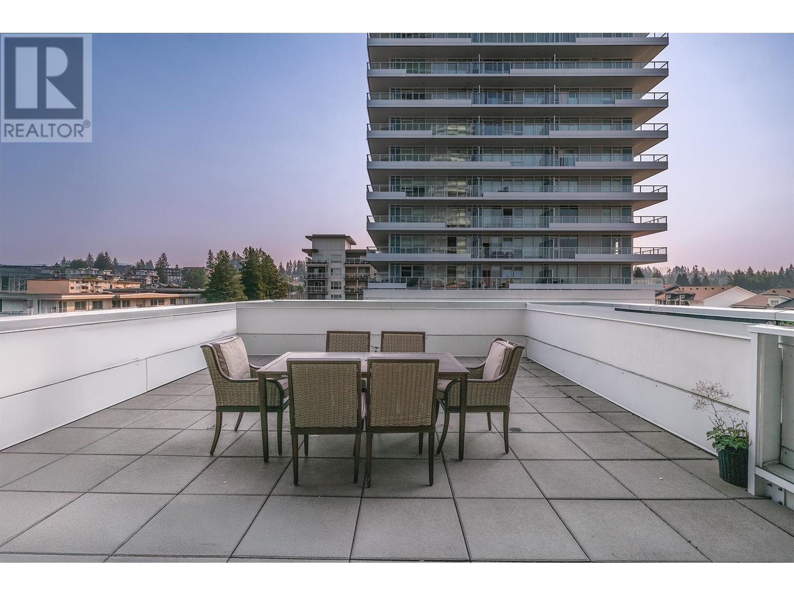 402 657 Whiting Way, Coquitlam, British Columbia  V3J 0J6 - Photo 1 - R2925893