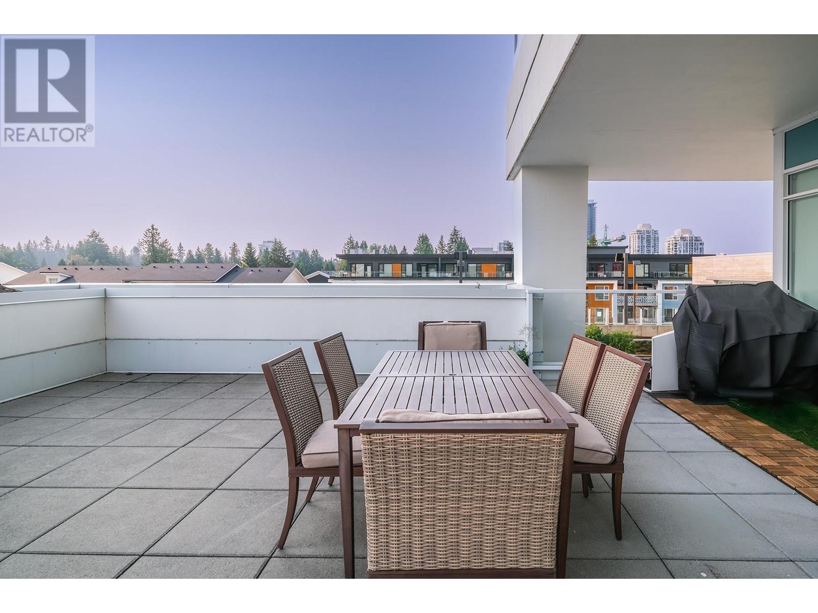 402 657 Whiting Way, Coquitlam, British Columbia  V3J 0J6 - Photo 2 - R2925893