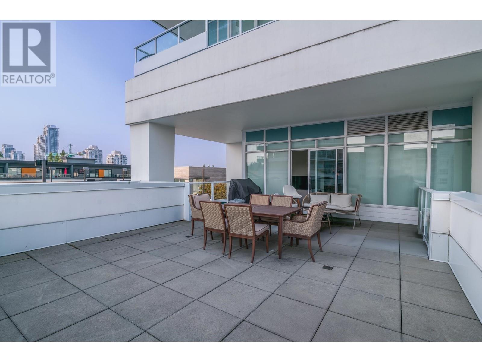 402 657 Whiting Way, Coquitlam, British Columbia  V3J 0J6 - Photo 3 - R2925893