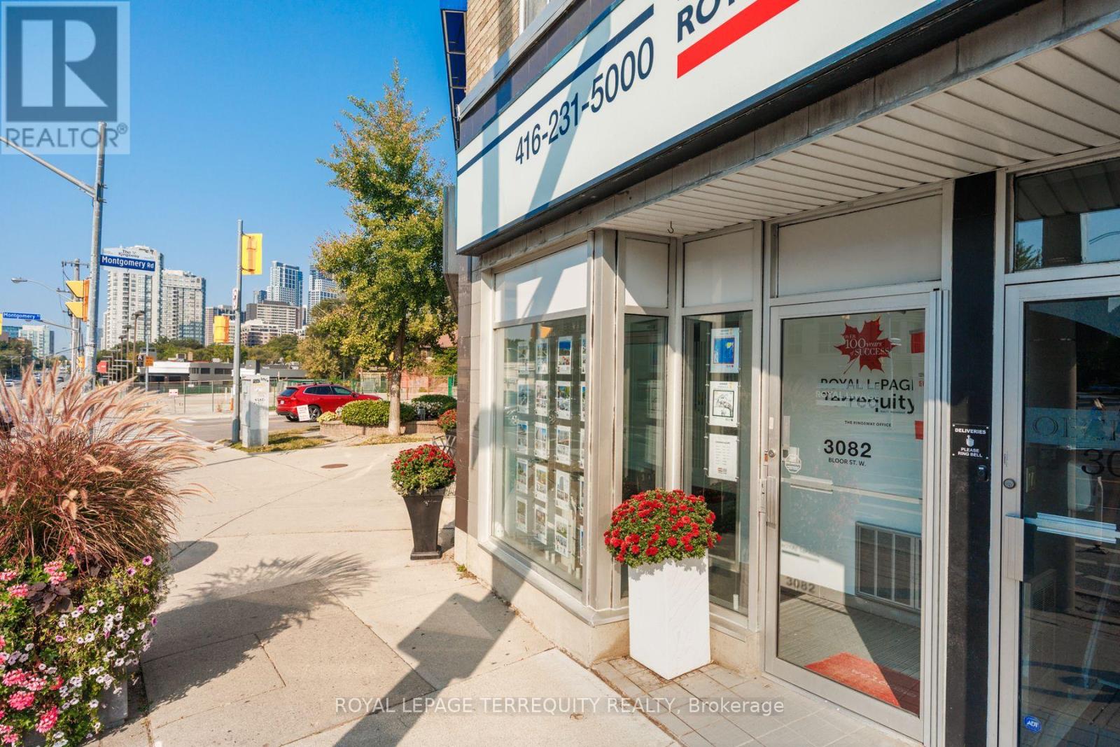 3082 Bloor Street W, Toronto (Kingsway South), Ontario  M8X 1C8 - Photo 1 - W9352027