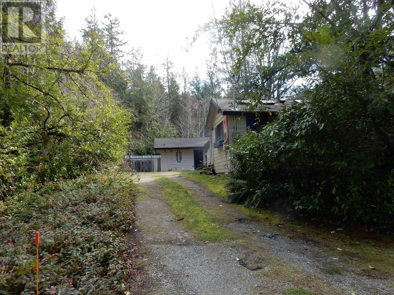 4665 Hotel Lake Road, Garden Bay, British Columbia  V0N 1S1 - Photo 33 - R2925954