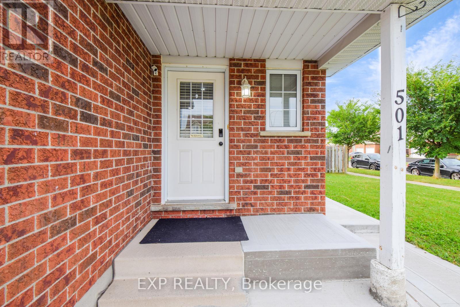 501 Highbrook Court, Kitchener, Ontario  N2E 3P4 - Photo 2 - X9352499