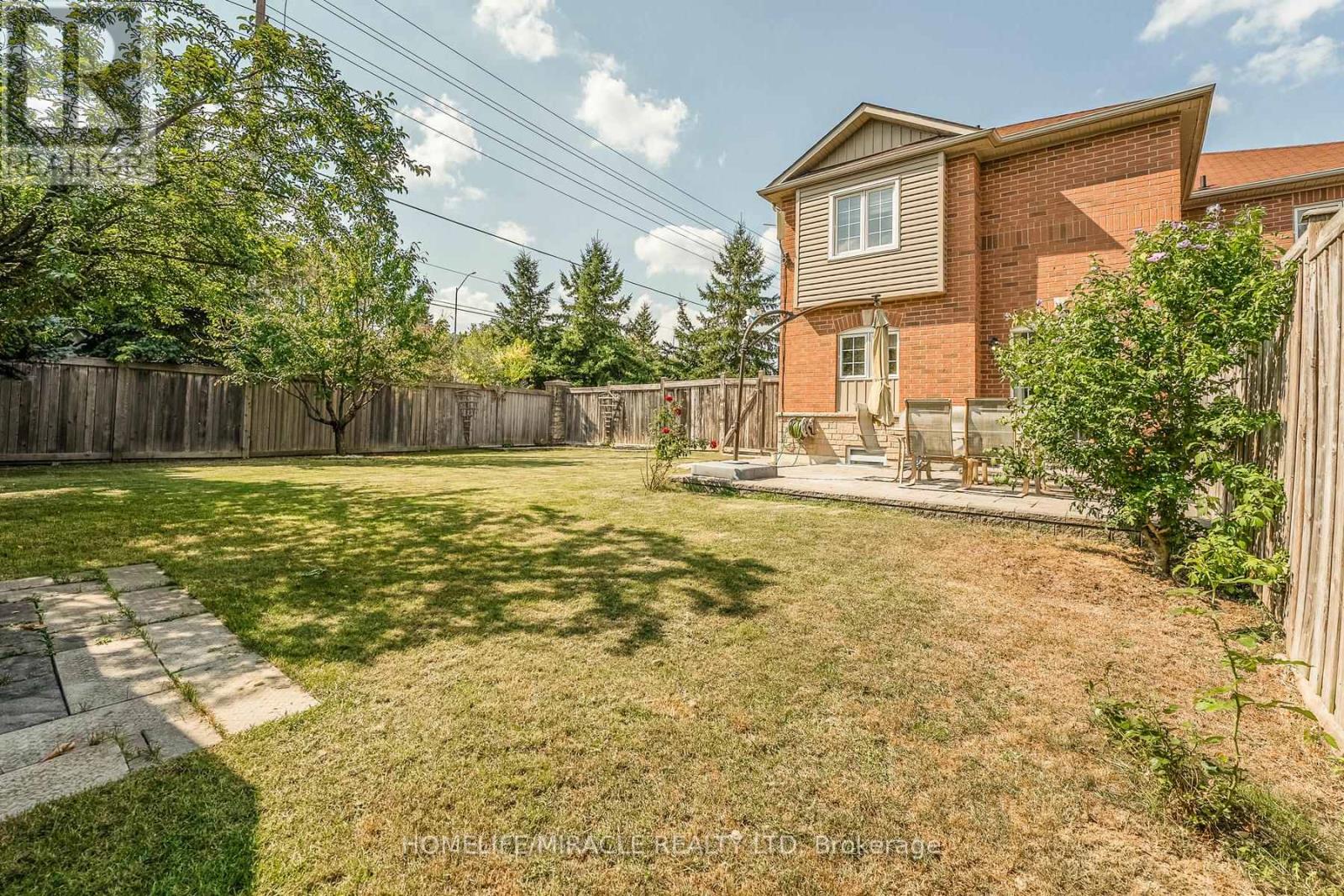 1 Copperfield Road, Brampton (Sandringham-Wellington), Ontario  L6Z 0C7 - Photo 4 - W9352525