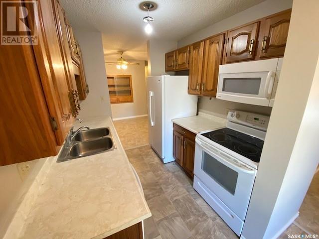 8 111 Fenson Crescent, Yorkton, Saskatchewan  S3N 3S4 - Photo 2 - SK981381
