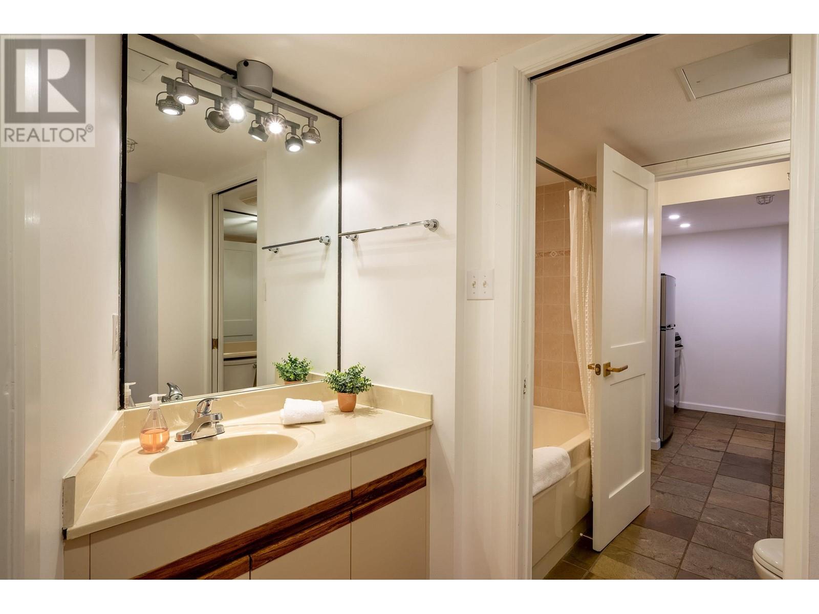 211 4809 Spearhead Drive, Whistler, British Columbia  V0N 1B4 - Photo 15 - R2926303