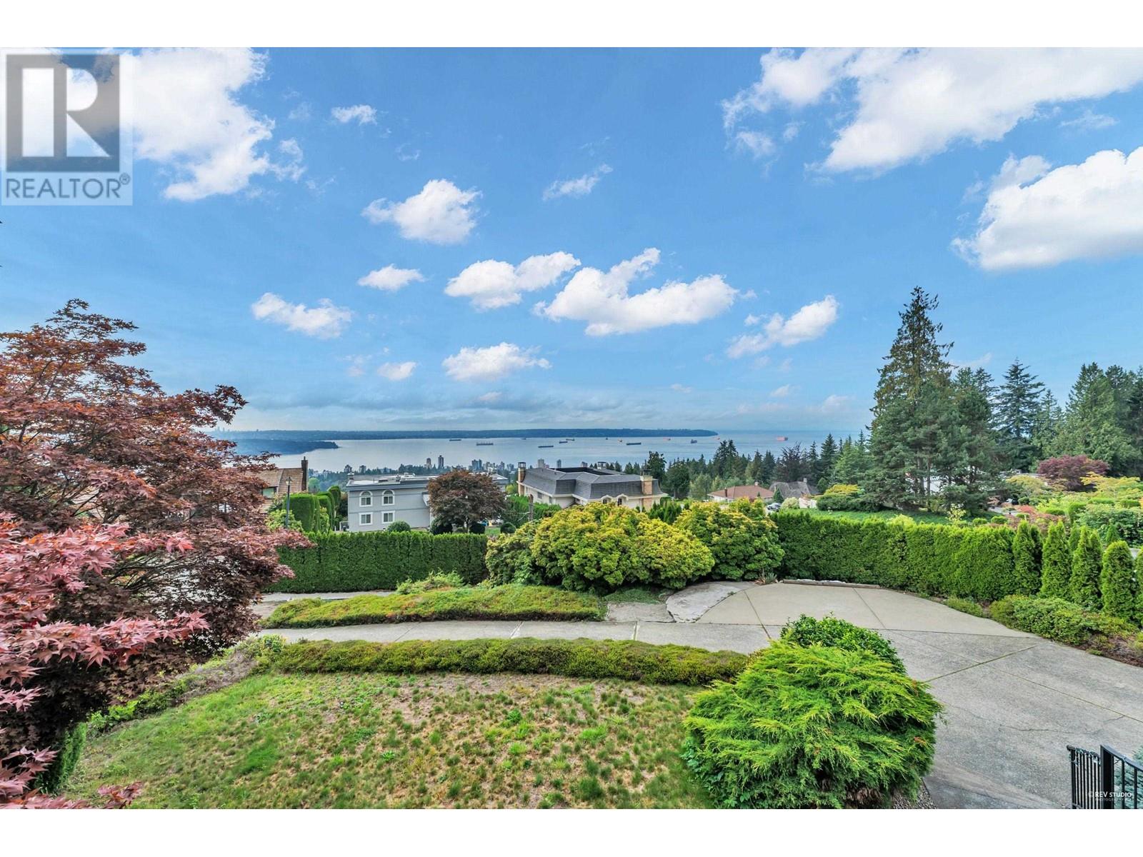 2171 Westhill Wynd, West Vancouver, British Columbia  V7S 2Z3 - Photo 1 - R2926256