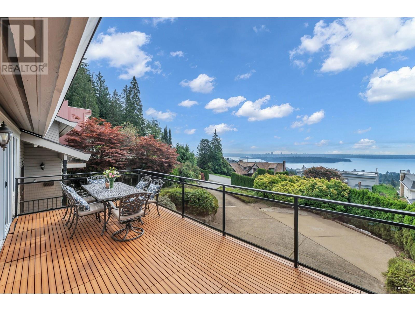 2171 Westhill Wynd, West Vancouver, British Columbia  V7S 2Z3 - Photo 8 - R2926256