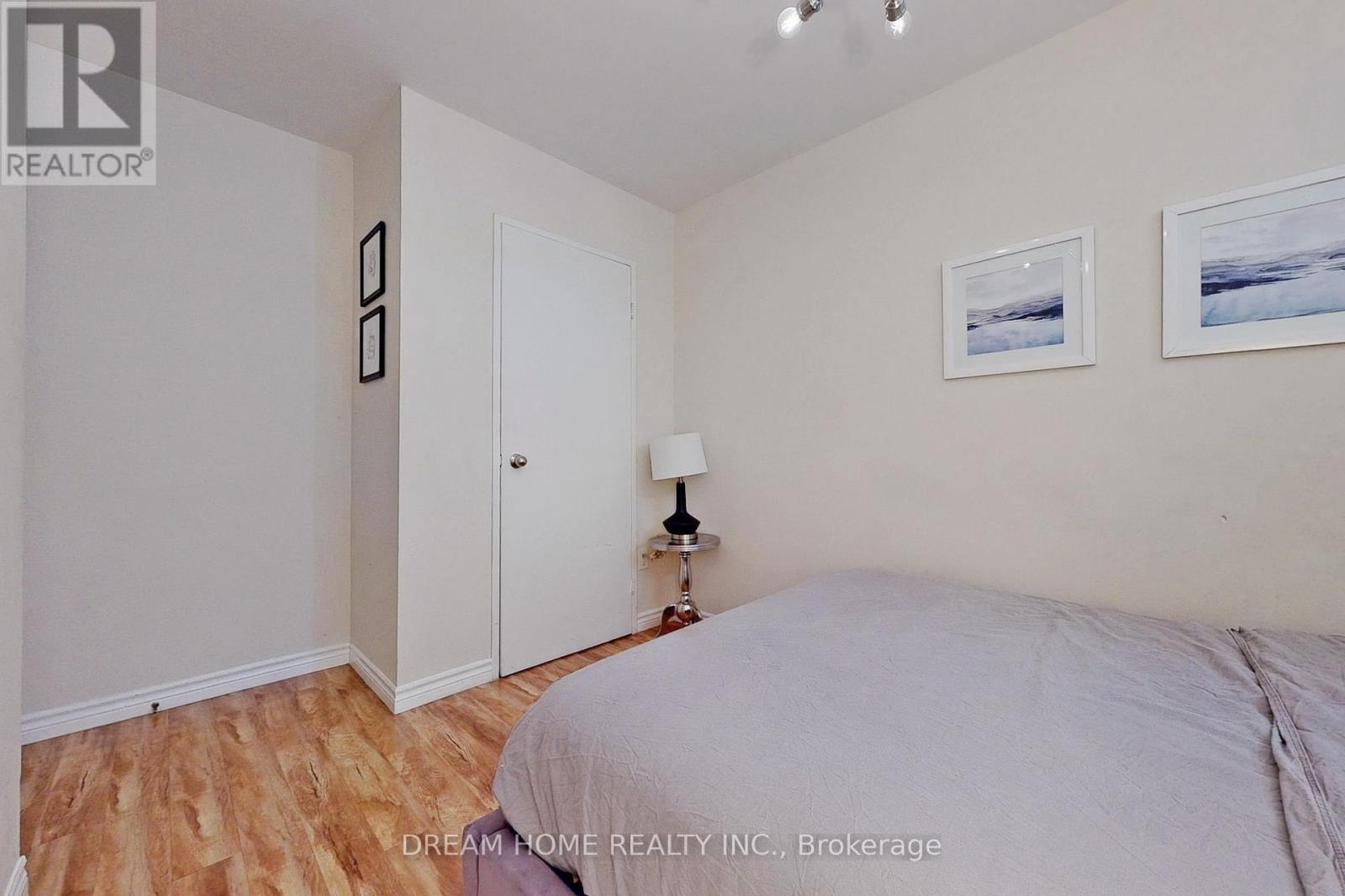 Apt B - 61 Cameron Street, Toronto, Ontario  M5T 2H1 - Photo 12 - C9352676