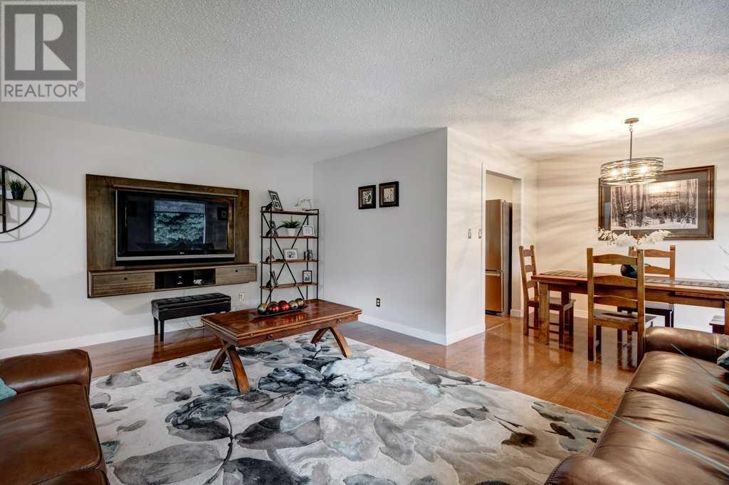 14127 Parkside Drive Se, Calgary, Alberta  T2J 3X3 - Photo 5 - A2164839