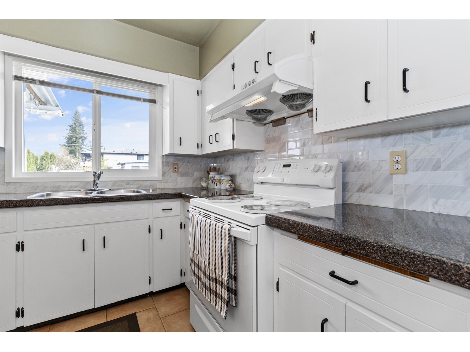2449 Adelaide Street, Abbotsford, British Columbia  V2T 3L9 - Photo 15 - R2865905