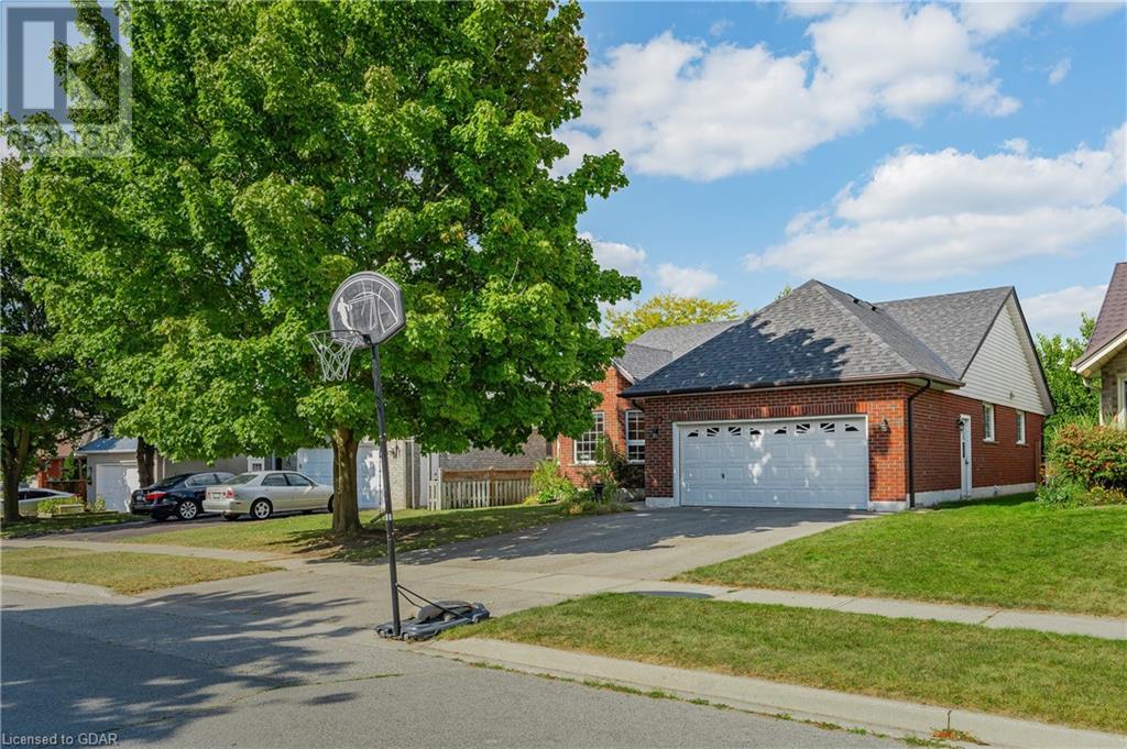 77 PINNACLE Crescent, guelph, Ontario