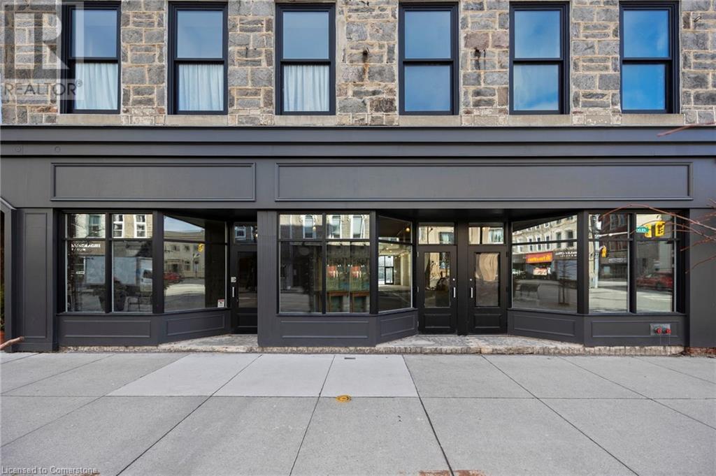 15 MAIN Street, cambridge, Ontario