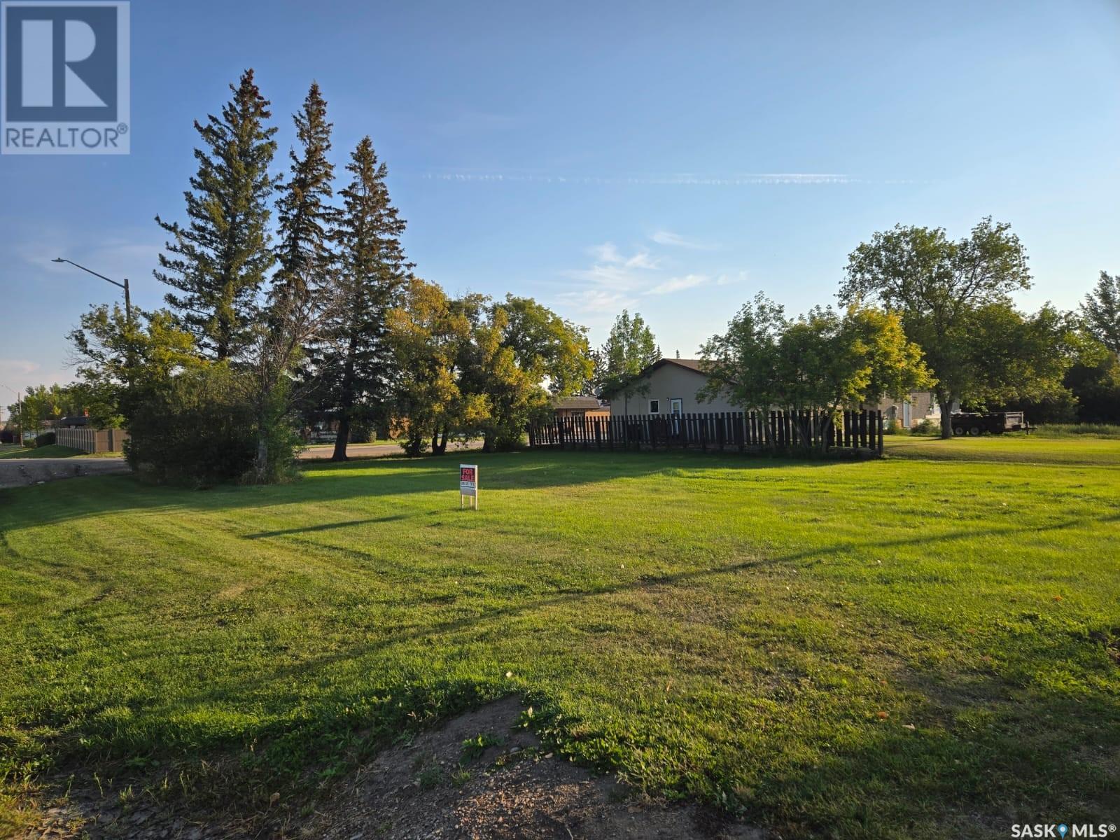 415 1st Street N, Wakaw, Saskatchewan  S0K 4P0 - Photo 1 - SK983061