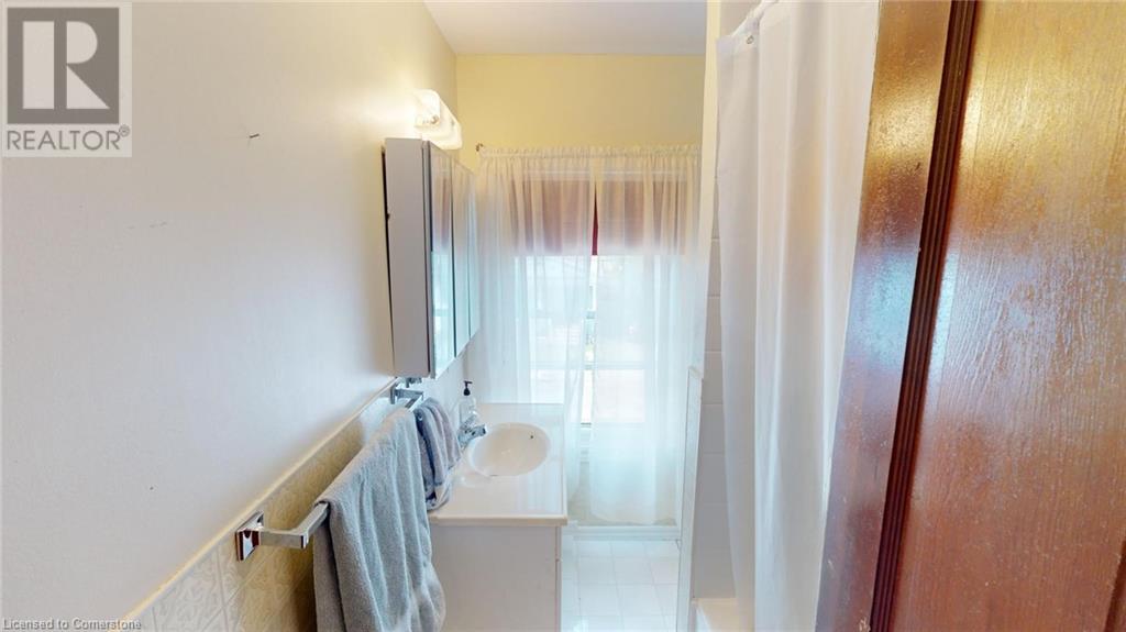 34 Albert Street, St. Catharines, Ontario  L2R 2G7 - Photo 14 - XH4206971